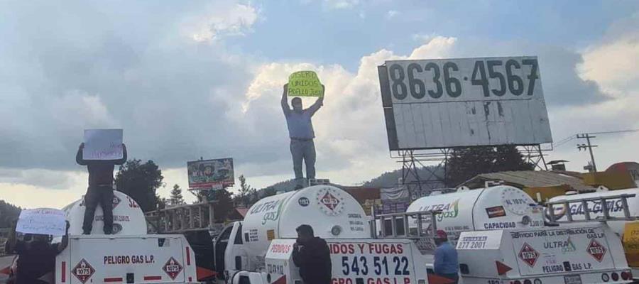 Gaseros y policías protagonizan enfrentamiento en la CDMX