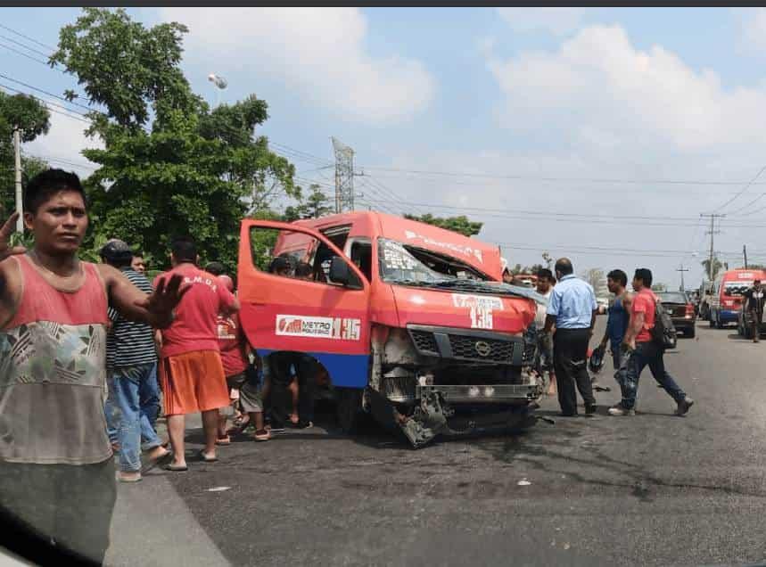 Chofer de la combi provocó choque contra tráiler en carretera Villahermosa-Teapa, revela peritaje