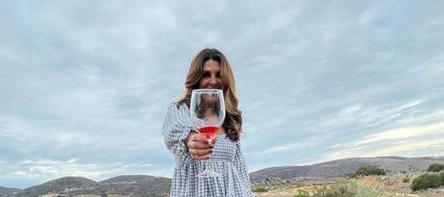 Mayrin Villanueva llega espectacular a los 50