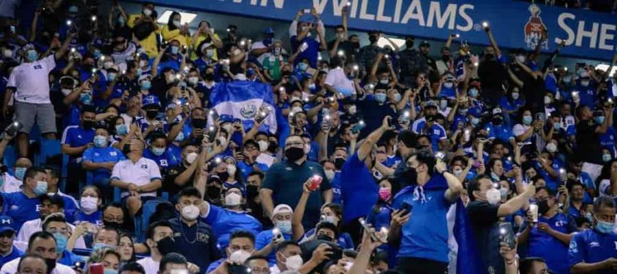 Emite FIFA sanciones contra selección de El Salvador por conducta “discriminatoria” de aficionados