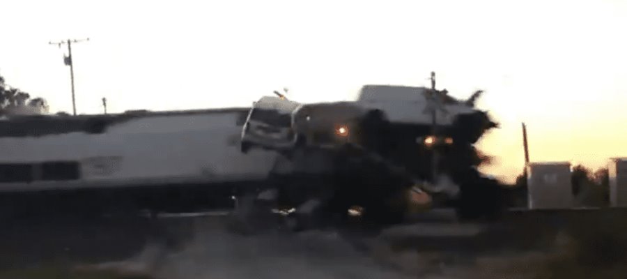 Tren colisiona con semirremolque en Oklahoma