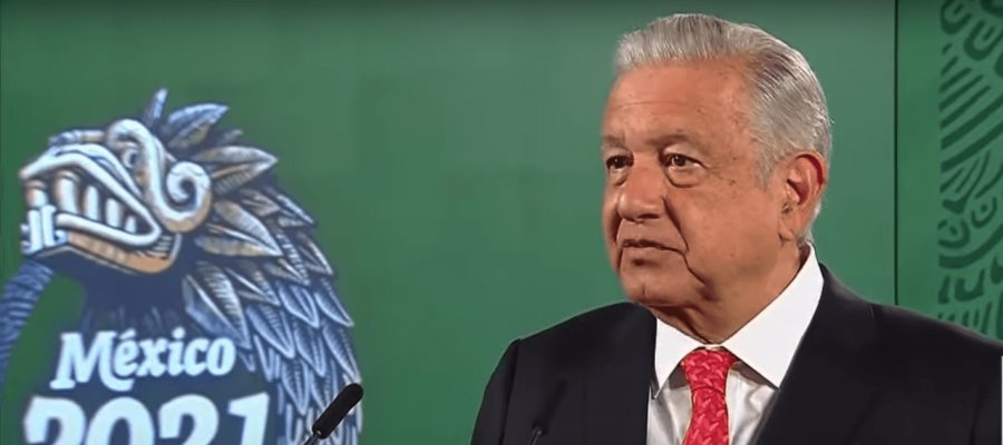 Pide Obrador a gasolineros mantener el precio… si pagan menos impuestos Pide Obrador a gasolineros mantener el precio… si pagan menos impuestos