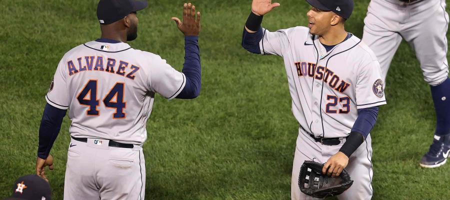 Astros dan paliza de 9-1 a Medias Rojas y están a un paso de la Serie Mundial