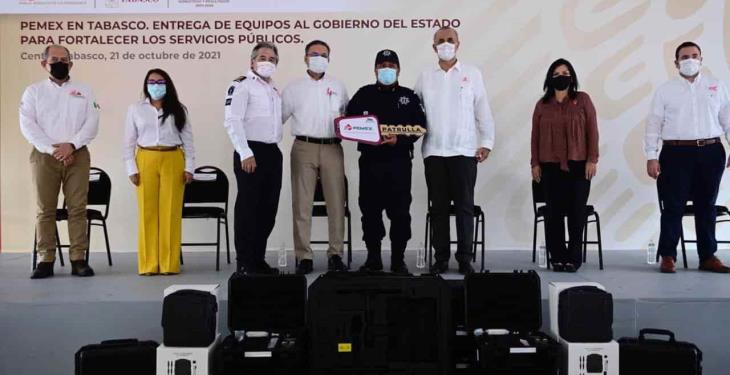 PEMEX dona equipamientos al gobierno de Tabasco y presume inversión social por mil 573 mdp