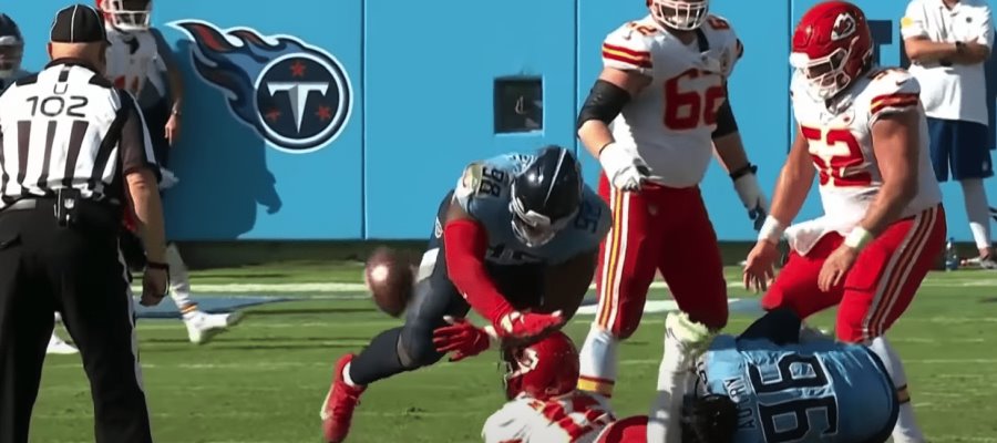 Jefes de Kansas City pierden a Patrick Mahomes por duro golpe en la cabeza