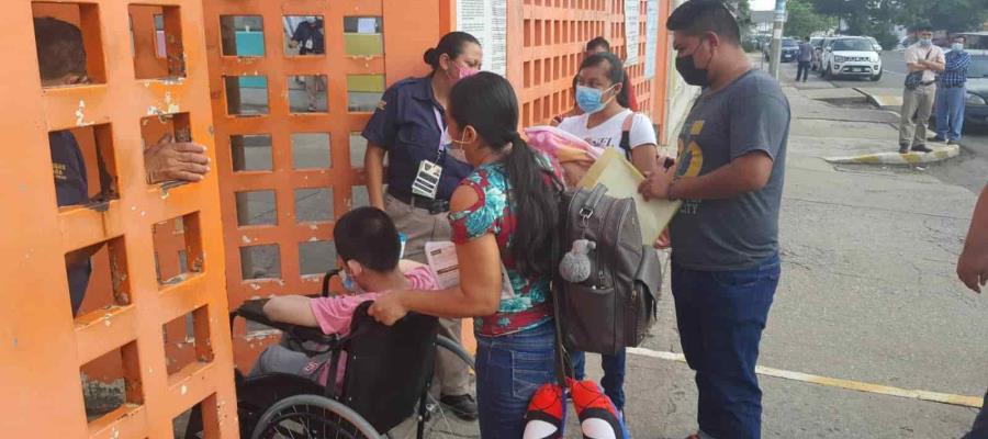 Con buena participación de menores arranca vacunación contra el COVID-19