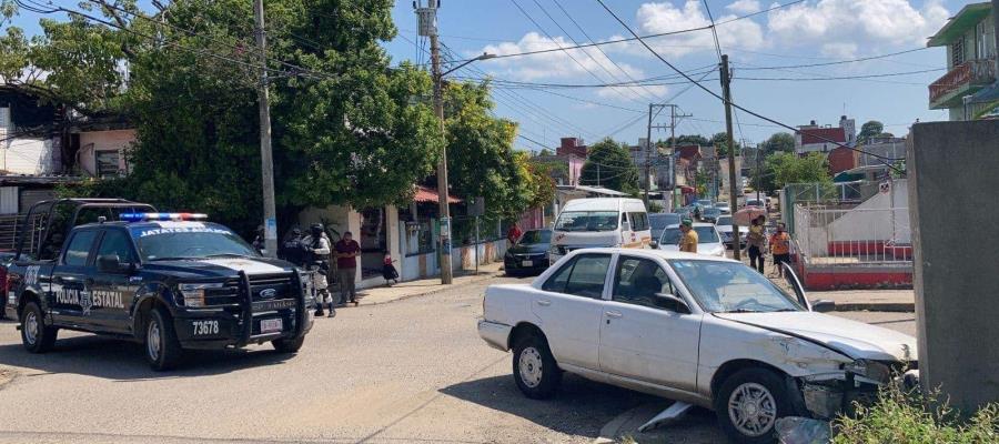 Se impacta patrulla contra auto particular tras perseguir a vehículo sospechoso