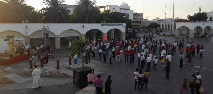 Reza Iglesia católica de Tabasco por la salud, la familia y médicos