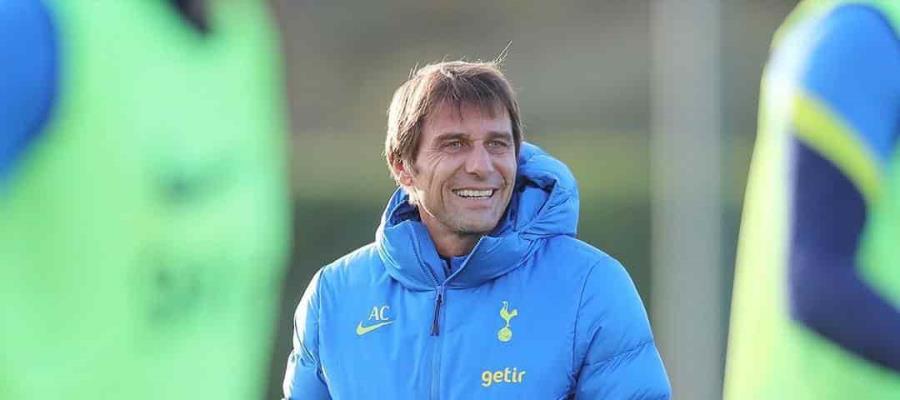 Tottenham anuncia la llegada del italiano Antonio Conte como DT