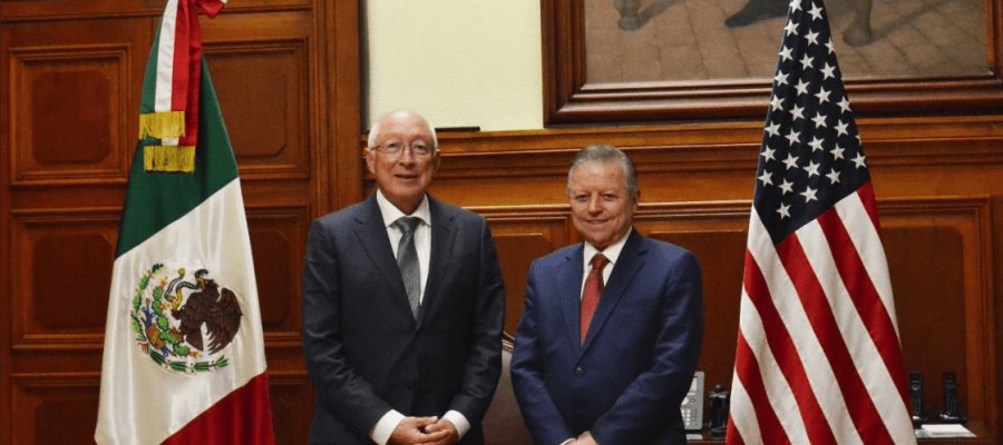 Se reúne Arturo Zaldívar con Ken Salazar Se reúne Arturo Zaldívar con Ken Salazar