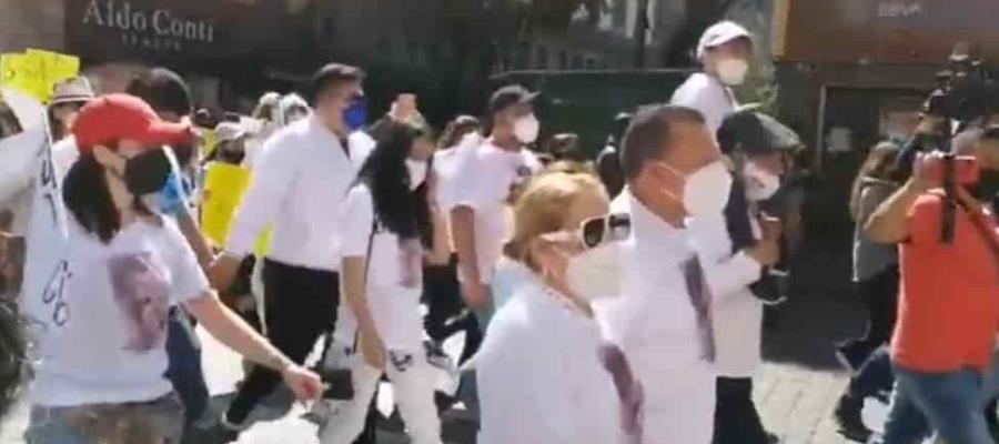 Marchan en la CDMX para exigir justicia por muerte de Octavio Ocaña Marchan en la CDMX para exigir justicia por muerte de Octavio Ocaña