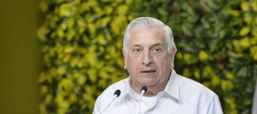 Llama Arturo Núñez a economistas egresados de la UNAM, a seguir luchando por el deber ser de las cosas en México