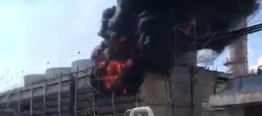 Se incendia torre de enfriamiento de la refinería de Cadereyta