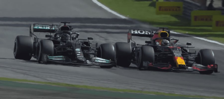 Mercedes pide que sancionen a Verstappen por maniobra contra Hamilton