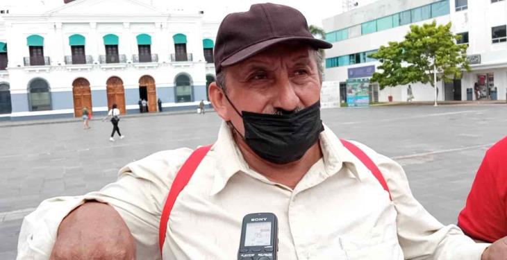 Protestan pescadores de Cárdenas en Plaza de Armas por derrame de hidrocarburo