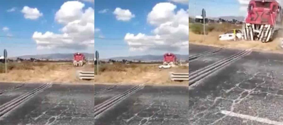 Tren embiste a un taxi en Hidalgo