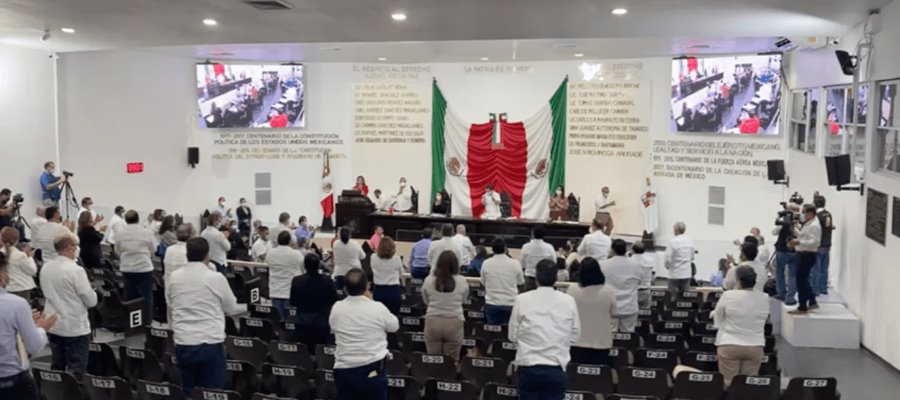 Rinden en Congreso homenaje a personal de Salud por atención en la pandemia