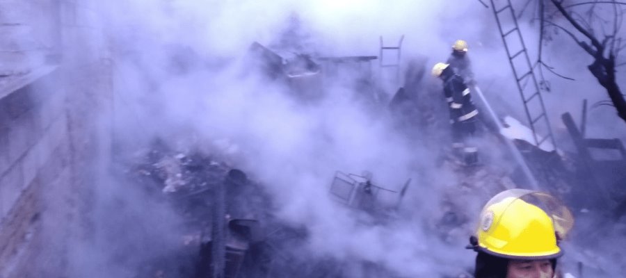 Mueren 13 perros en incendio de una casa en Durango