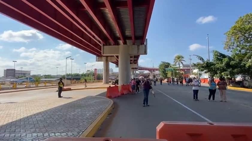 Por falta de agua bloquean por más de dos horas avenida Universidad 