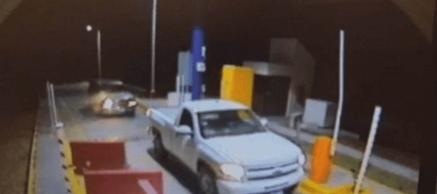 Cámaras de caseta de cobro captan a reos que se fugaron de penal de Tula Cámaras de caseta de cobro captan a reos que se fugaron de penal de Tula