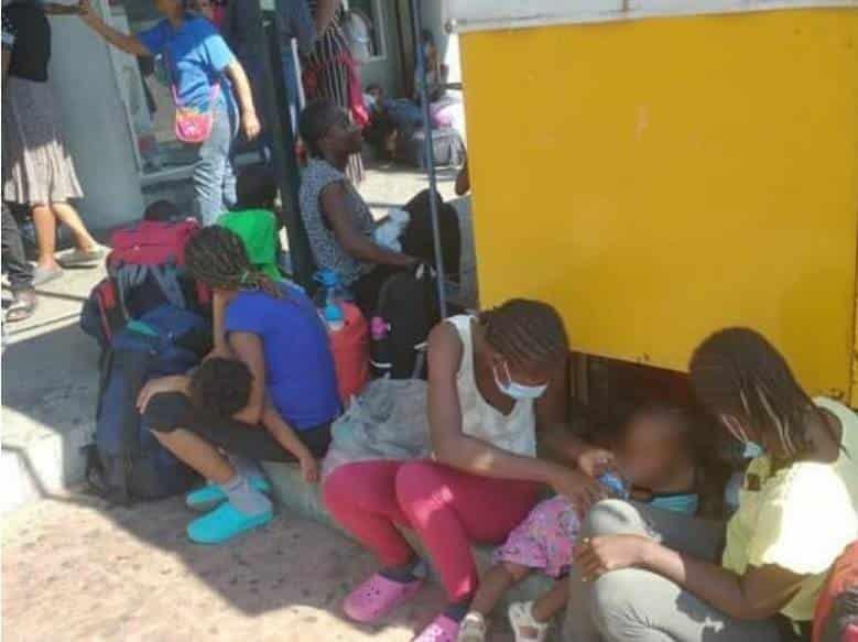 Abandonan a 60 migrantes en Acapulco