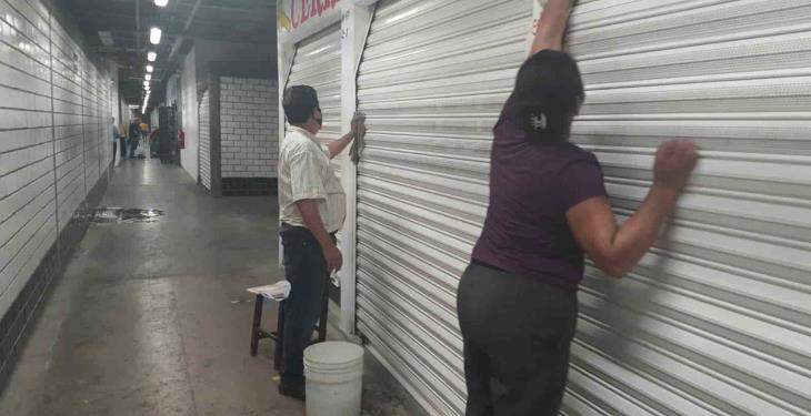 Realizan limpieza general del mercado Pino Suárez