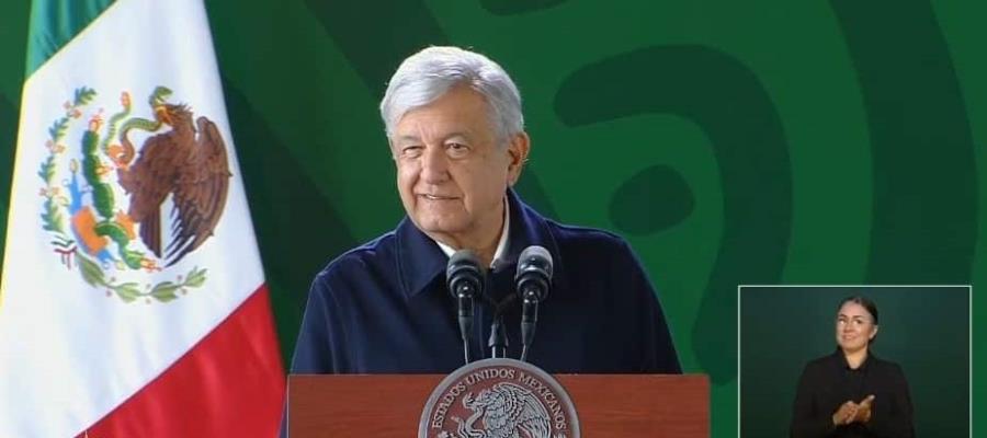 Dice Obrador que sus opositores caen en el ridículo en “inventar cosas” contra su gobierno