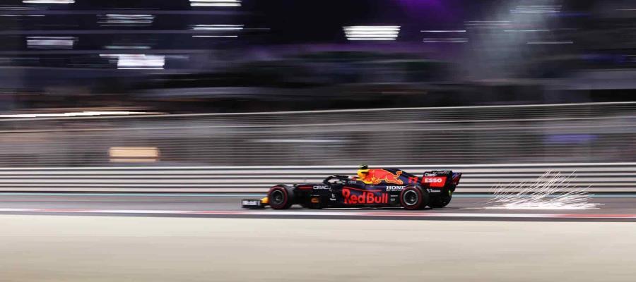 Verstappen logra la ‘Pole Position’ en Abu Dabi; Checo arrancará cuarto