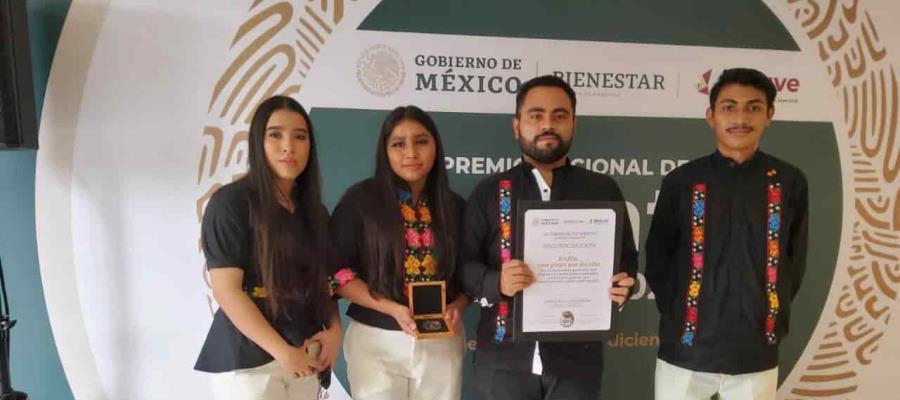3 oriundos de Balancán reciben Premio Nacional de la Juventud