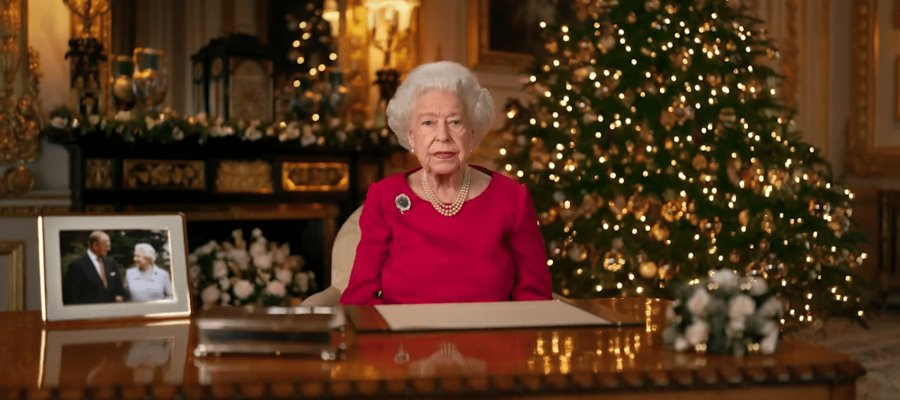 Recuerda reina Isabel II a su esposo Felipe en su mensaje de Navidad Recuerda reina Isabel II a su esposo Felipe en su mensaje de Navidad