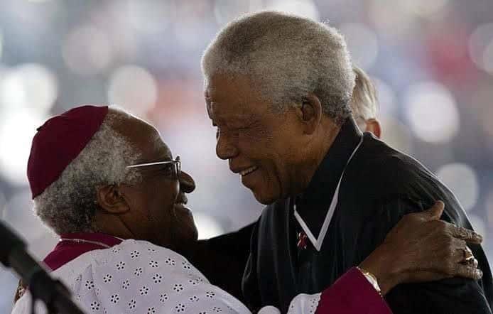 Lamenta AMLO fallecimiento de Nobel de la Paz, Desmond Tutu 