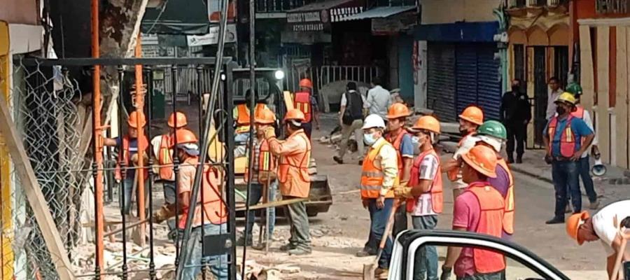 Apuntalan estructura de Tacolandia y comienzan su derribo