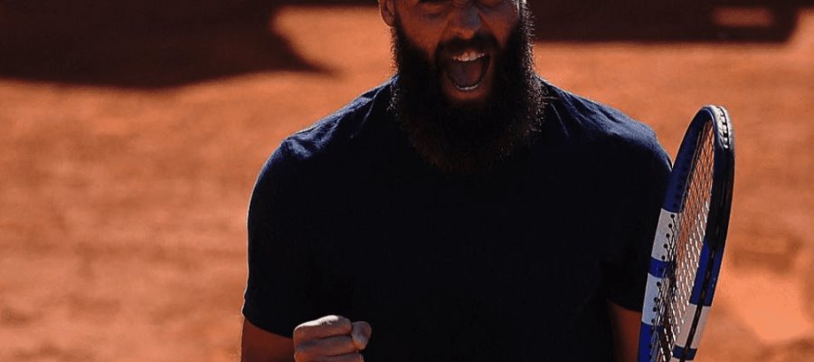 Benoit Paire ha dado positivo a pruebas de COVID-19 250 veces