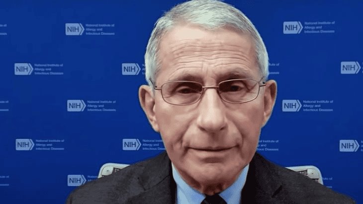Advierte Fauci que EE. UU. experimenta un amento “casi vertical” de casos COVID
