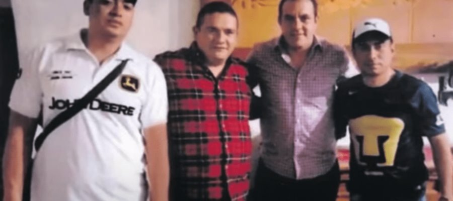 Confirma vicario que fotografía de Cuauhtémoc Blanco con presuntos narcos se tomó en iglesia de Yautepec Confirma vicario que fotografía de Cuauhtémoc Blanco con presuntos narcos se tomó en iglesia de Yautepec