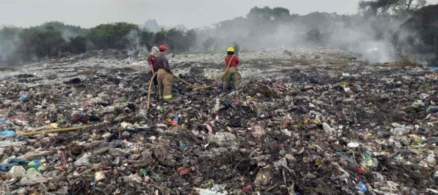 Reportan bajo control incendio en basurero de Cárdenas