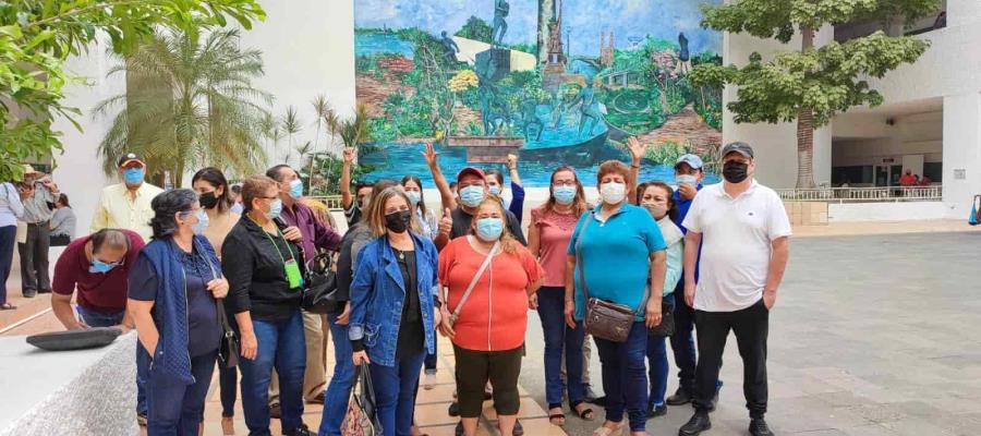 Trabajadores despedidos del Ayuntamiento de Centro exigen pagos pendientes Trabajadores despedidos del Ayuntamiento de Centro exigen pagos pendientes