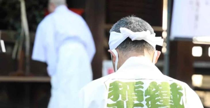 Japoneses realizan ritual con baño de agua helada y piden el fin de la pandemia