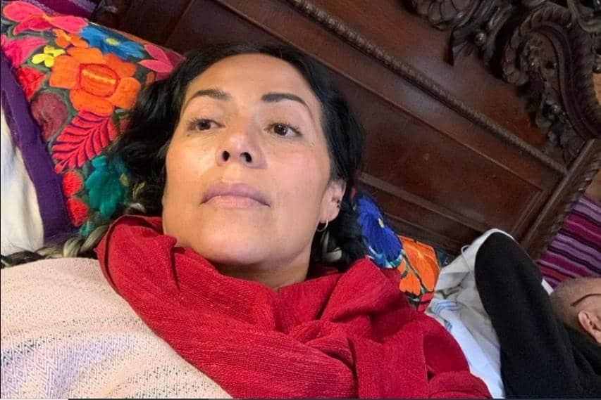 Lila Downs se reporta positivo a COVID