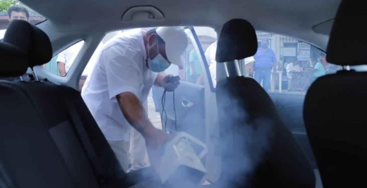 Exigen taxistas a conductores presentar certificado de vacunación, ante incremento de casos de COVID Exigen taxistas a conductores presentar certificado de vacunación, ante incremento de casos de COVID