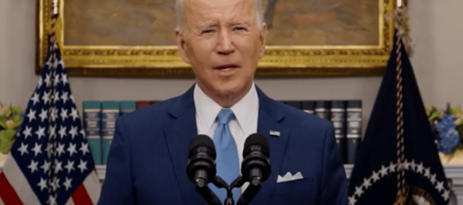 Aprueba Biden envío de tropas a Europa tras tensiones con Rusia