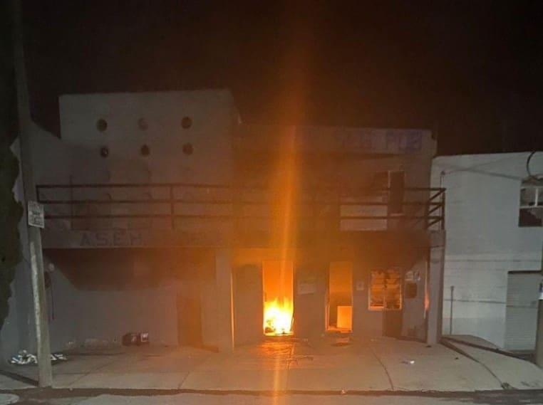 Incendian estación de policías en Actopan, Hidalgo 