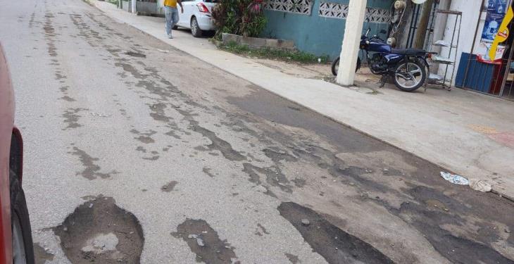 Tiene ranchería Boquerón 3 kilómetros de calles destruidas, denuncian habitantes
