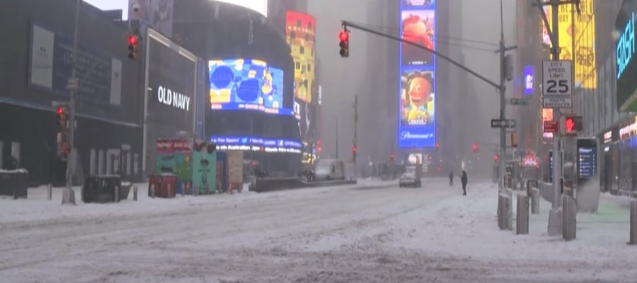 Tormenta invernal provoca en los EE. UU. la cancelación de 5 mil vuelos