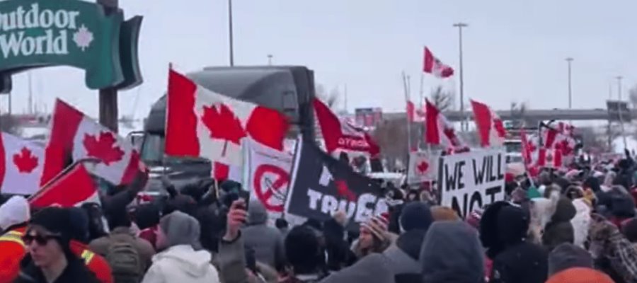 Miles de personas en Canadá protestan contra la vacunación obligatoria de camioneros