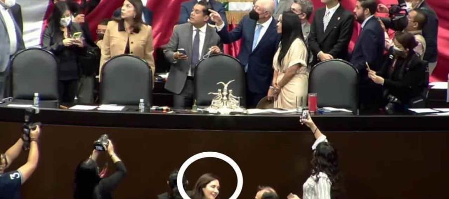 “Soñé que era la Reina del Sur”, dice diputada del PRD durante visita de Ken Salazar a la Cámara de Diputados