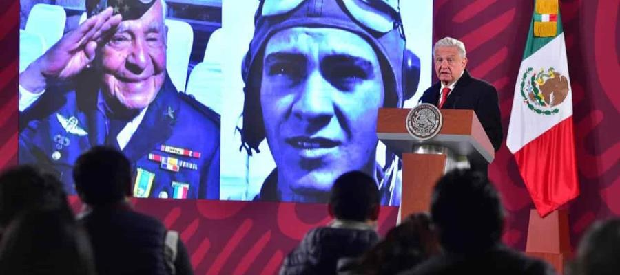 Anuncia AMLO homenaje post mortem al capitán Carlos Garduño, piloto del Escuadrón 201 Anuncia AMLO homenaje post mortem al capitán Carlos Garduño, piloto del Escuadrón 201