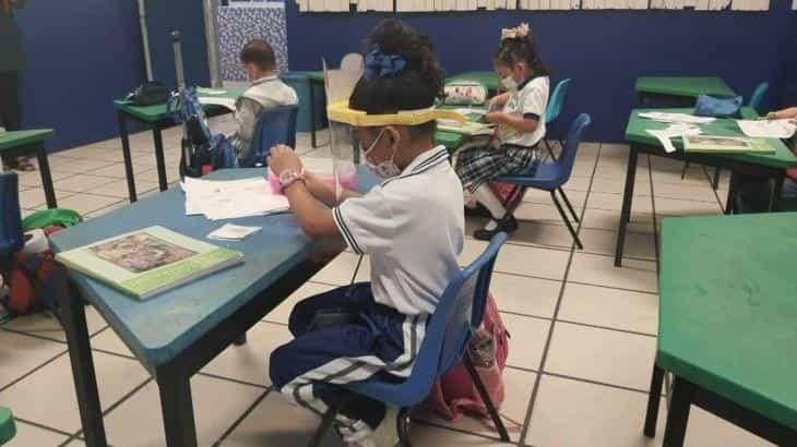 Regresan a clases más de 500 mil alumnos de nivel Básico en modalidad 100% presencial