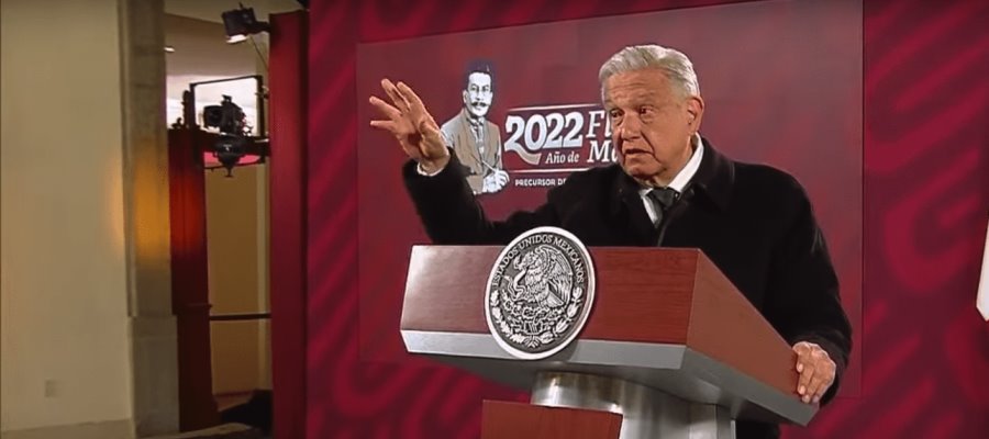 Insiste AMLO en reto a Loret de Mola para que informe cuánto gana y quién le paga