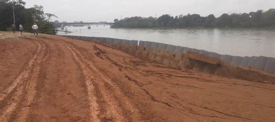 Colapsa parte del muro de contención del poblado Cucuyulapa, entregado hace 4 meses por Conagua